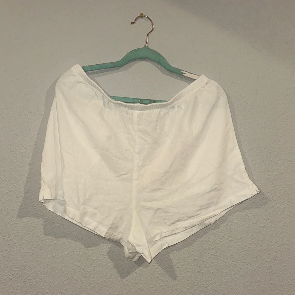 a new day Women's Cream Shorts